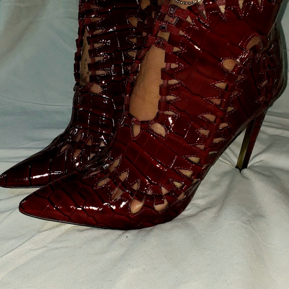 Luichiny Burgundy Wine Faux Croc Skin Ankle boots